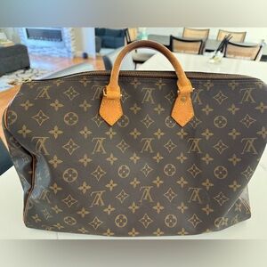 LV bag used in a very good condition
